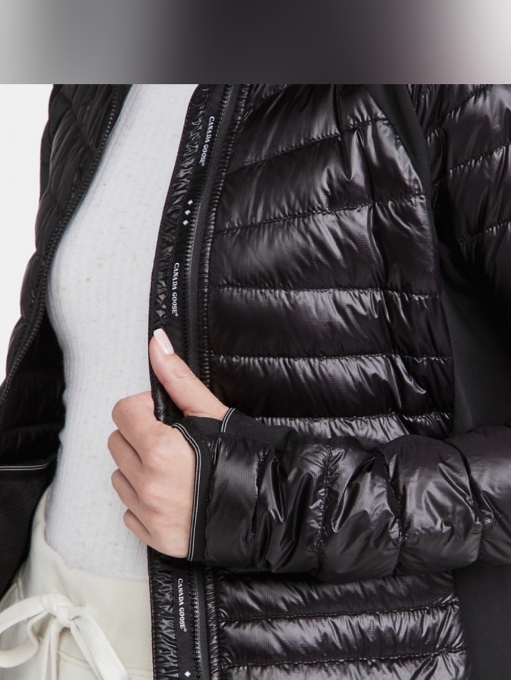 Authentic Canada Goose Hybridge Lite Hooded Down Jacket Small-Med EUC! - Picture 10 of 15
